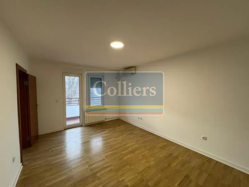 Spacious Apartment Near Kalemegdan Fortress - Belgrade - Image 1