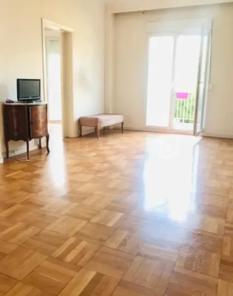 Spacious 2-Bedroom Apartment in Central Thessaloniki, Greece - Image 5