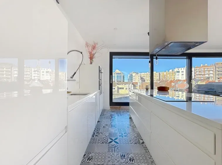 Spacious Duplex Penthouse with Terrace in Brussels Stéphanie - Image 5