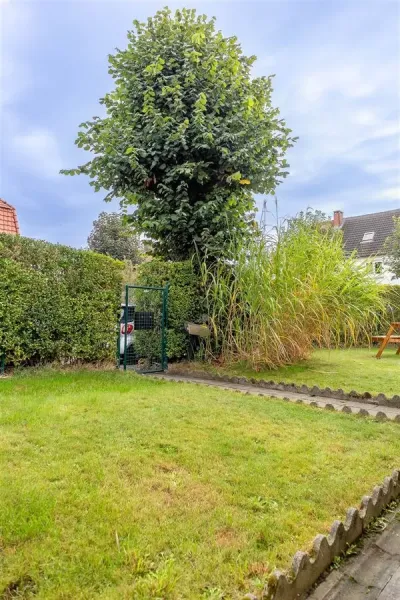 Charming 3-Bedroom Semi-Detached House with Garden & Parking in Anderlecht - Image 3