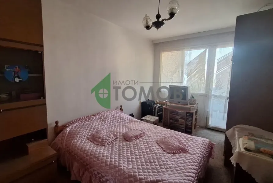 Spacious 2-Bedroom Apartment in Stara Zagora's Opelchenski District - Image 2