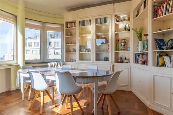 Bright Apartment with Authentic Charm Near Ixelles Cemetery, Brussels - Image 3
