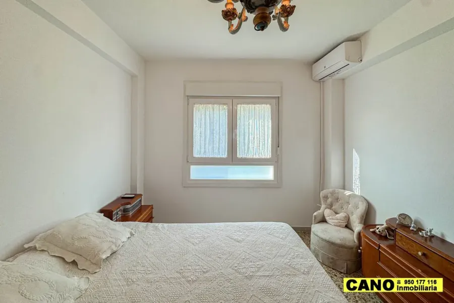 Bright 3-Bedroom Apartment with Terrace in Almería, Spain - Image 4