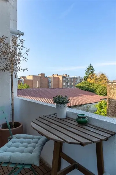 Bright 1-Bedroom Apartment with Terrace in Ukkel, Belgium - Image 4