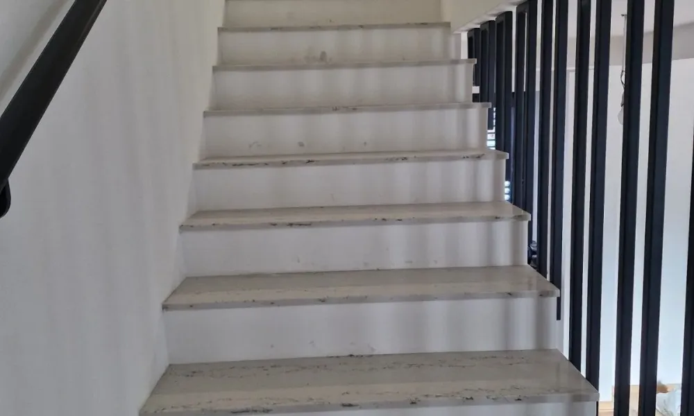 Spacious 3BR Apartment in Belgrade's Heart – Ideal for Business - Image 2