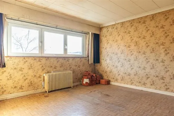 Spacious Royal Uccle Home: Renovation Opportunity with High Potential - Image 5