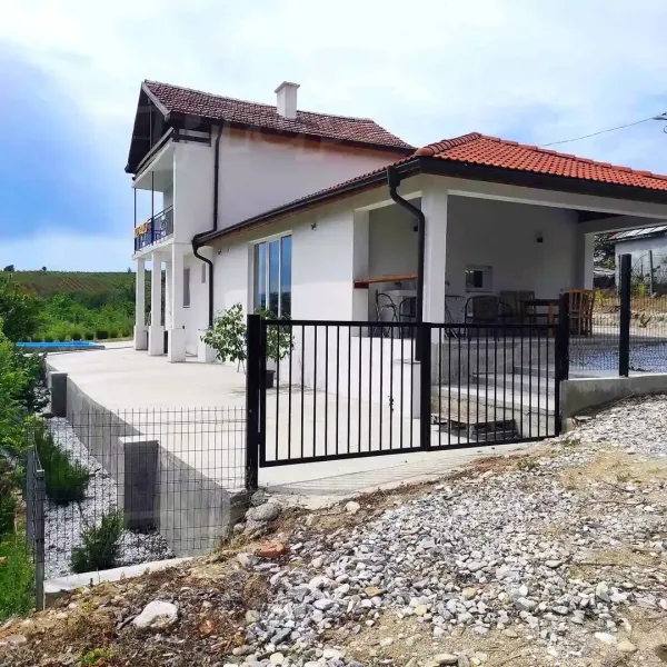 Charming Fully Furnished House Near Melnik with Stunning Views - Image 5