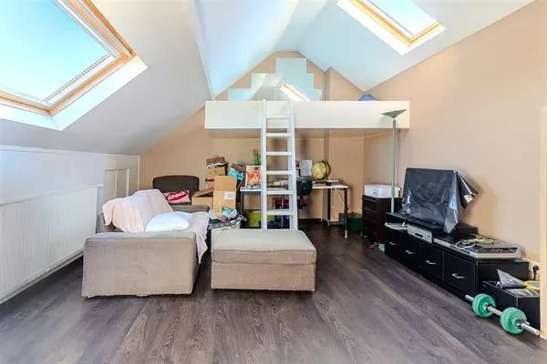 Charming Cul-de-Sac House with 3 Bedrooms – Perfect Family Home - Image 3