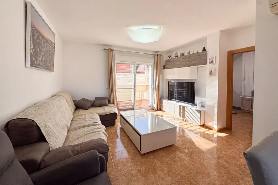 Spacious Triplex Apartment with 4 Bedrooms in Huércal de Almería - Image 4