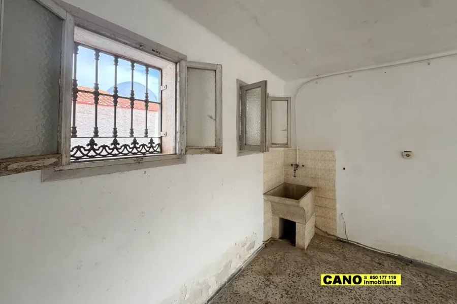 Spacious Chalet with Pool in Prime Aguadulce Location - Image 2