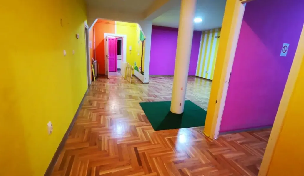 Spacious 10-Bedroom House in Belgrade, Near Medaković Church - Image 2