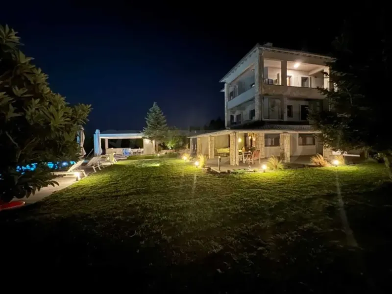 Spacious 6-Bedroom House with Pool in Beautiful Kallithea, Greece - Image 5