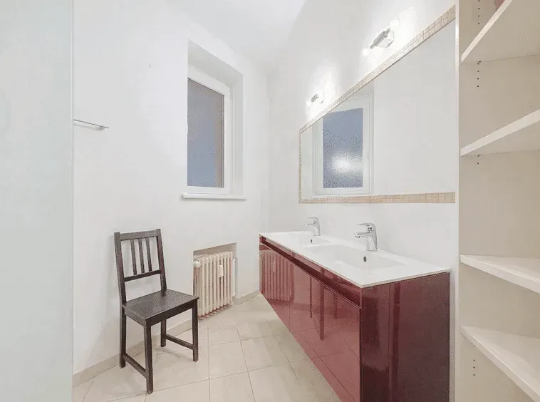 Spacious 2-Bedroom Apartment with Balcony in Brussels – Perfect Location - Image 3