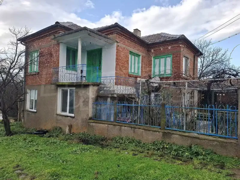 Spacious Two-Story House with Garden in Peaceful Melnitsa Village - Image 2