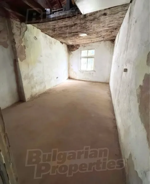 Charming Two-Story House in Plovdiv's Vibrant Kapana District – For Sale - Image 5