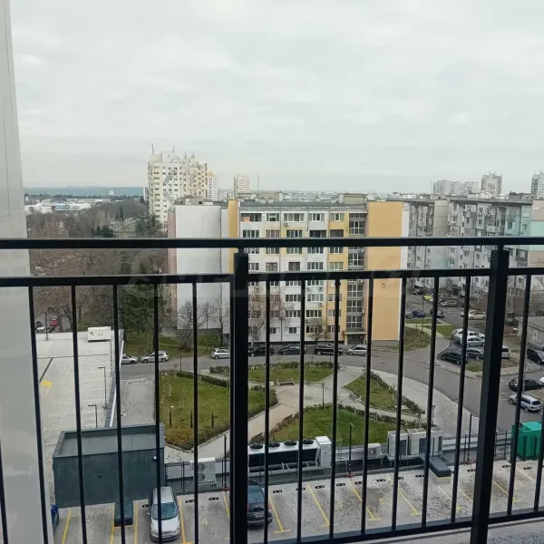 Spacious 2-Bedroom Apartment in Burgas, Bulgaria - Image 3