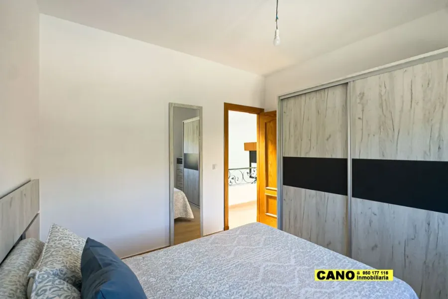 Spacious 5-Bedroom Chalet with Pool & BBQ in Huércal de Almería - Image 3