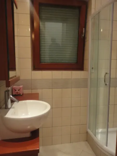 Spacious House with 5 Bedrooms Near Topčiderska Zvezda - Image 5