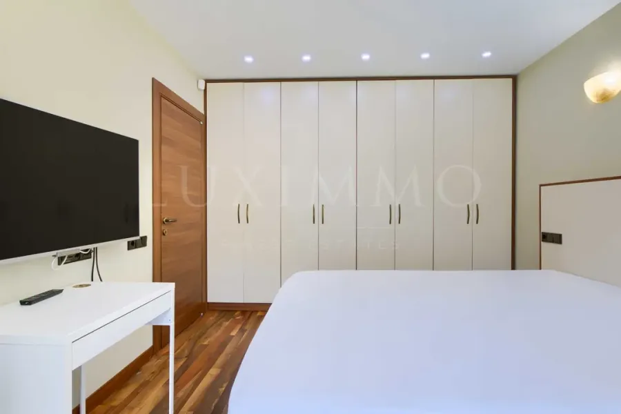 Spacious Two-Bedroom Apartment Near Borisova Garden - Image 4