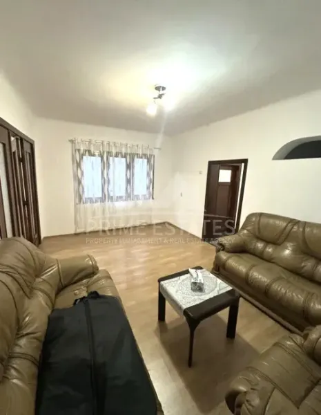 Spacious Bucharest Apartment with Courtyard - 3 Bedrooms, Fully Furnished - Image 5