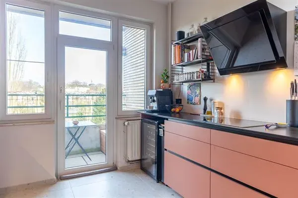 Spacious 3-Bedroom Apartment in Ukkel – Low Charges, Bright & Ready! - Image 1