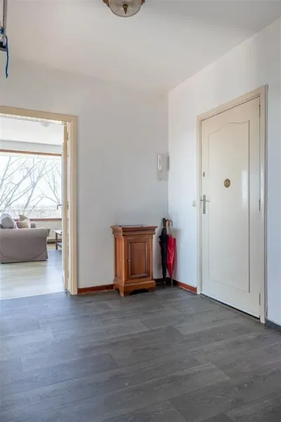 Spacious Corner Apartment with Terraces and Garage Near Calvoet Station - Image 4