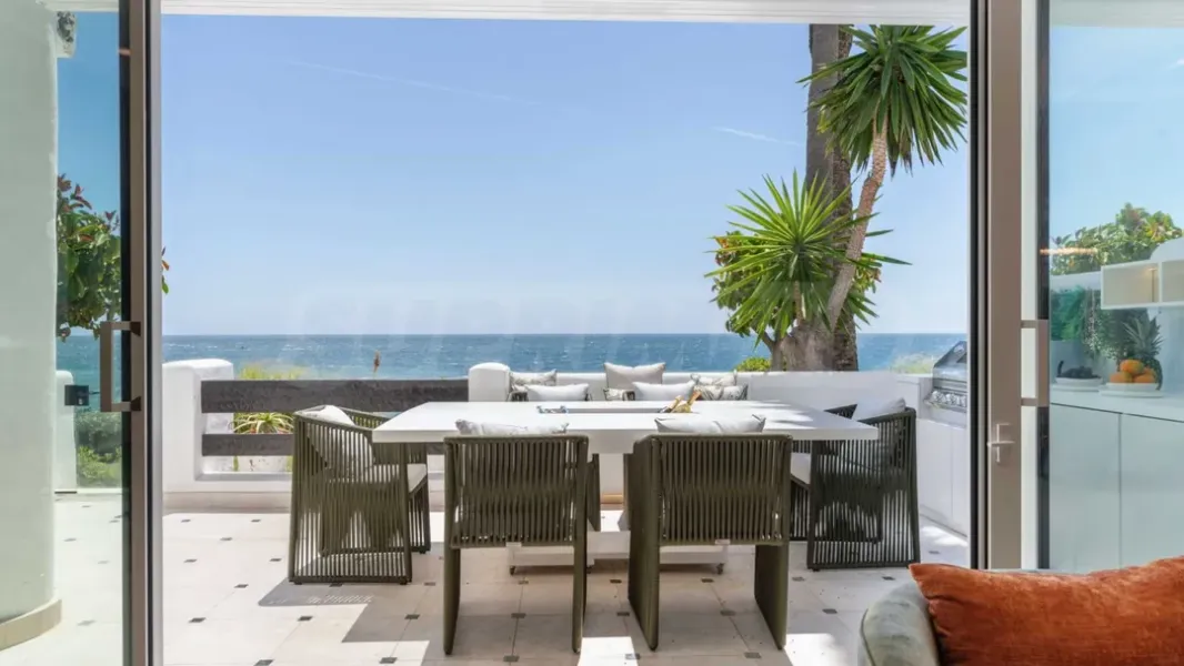 Marbella Beachfront Apartment – Luxury 3BR Home - Image 4