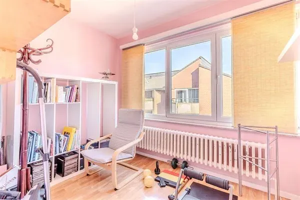 Charming Cul-de-Sac House with 3 Bedrooms – Perfect Family Home - Image 1