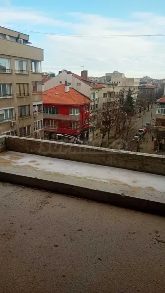 Spacious 3-Bedroom Apartment in Burgas City Center - Image 3