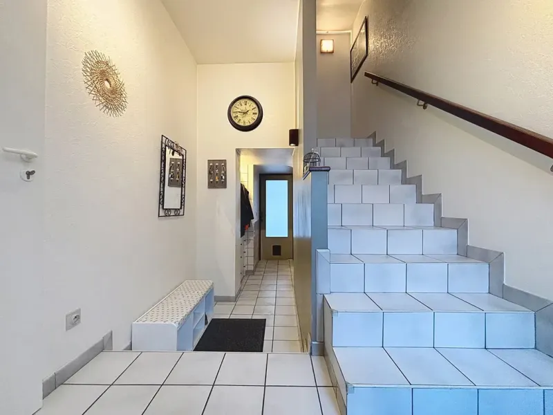 Spacious House in Jette Near King Baudouin Park - 3 Bed, Garden - Image 2