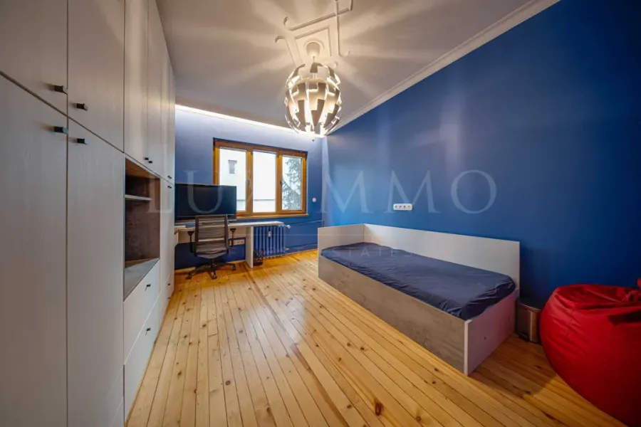 Spacious Fully Furnished Apartment with Great City Views in Sofia - Image 3