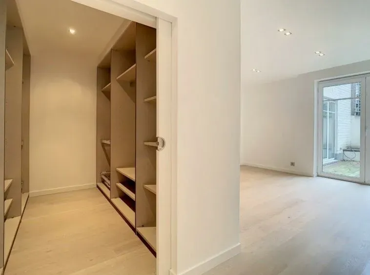 Spacious Apartment with Patio Near Abbaye de la Cambre - Image 3