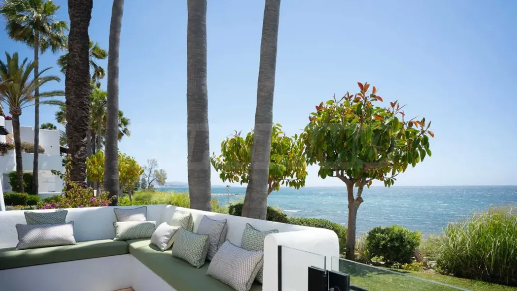Marbella Beachfront Apartment – Luxury 3BR Home - Image 5