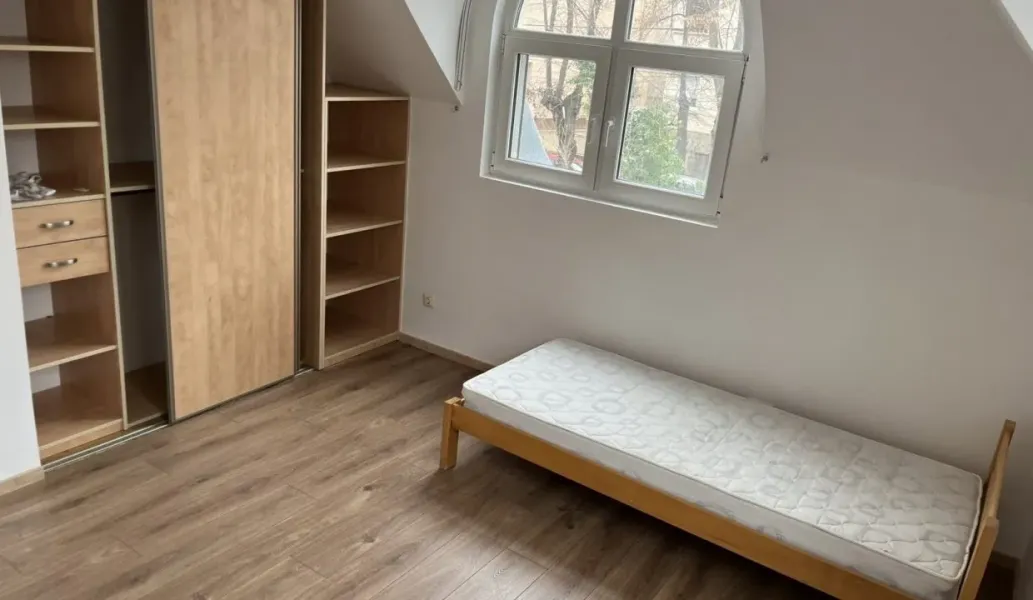 Spacious House in Voždovac with Garden and Garage for Rent - Image 3