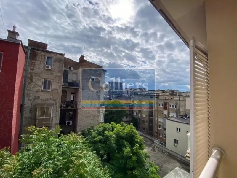 Luxury Two-Level Penthouse Apartment in Belgrade's Dorćol District - Image 4