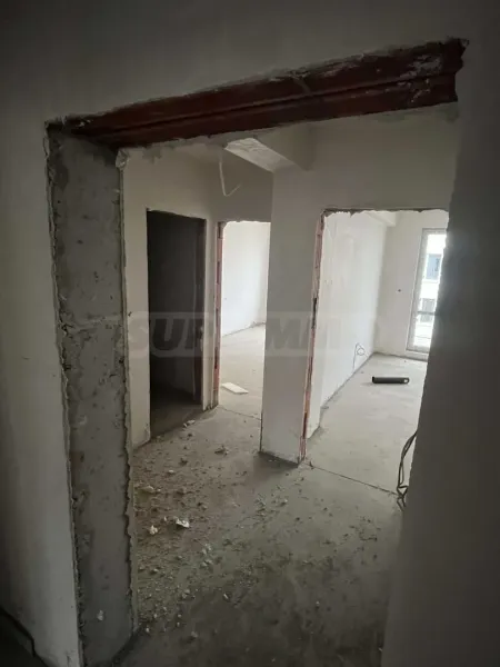 Spacious 2-Bedroom Apartment with Mountain Views in Plovdiv - Image 2