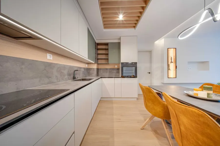 Luxurious 3-Bedroom Apartment in Sofia, RUHouse 2 - Image 1