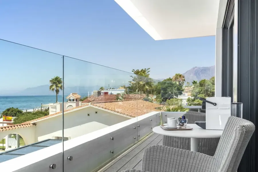 Luxury Marbella Villa - Oceanfront Paradise - Image 5