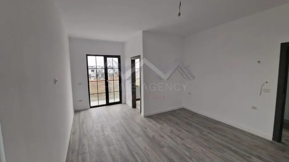 Spacious 3-Bedroom House in Otopeni with Pool & Garden - Image 3