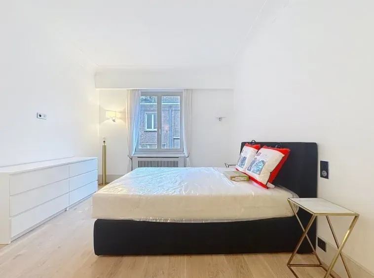 Stylish Brussels Apartment with 1 Bedroom - Fully Furnished - Image 1
