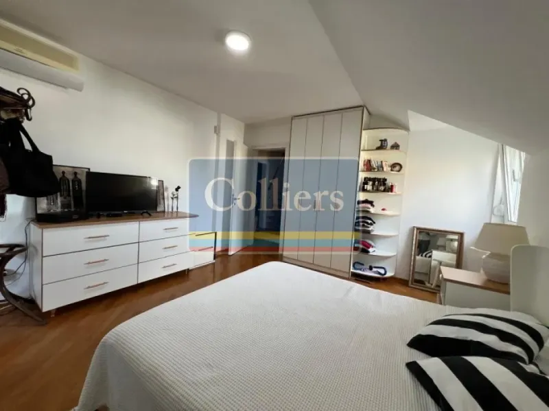 Spacious Two-Story Apartment with Terraces in Belgrade's Heart - Image 1