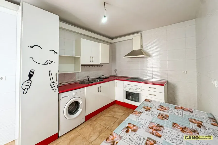 Spacious 3-Bedroom Apartment with Garage and Elevator in Viator - Image 3