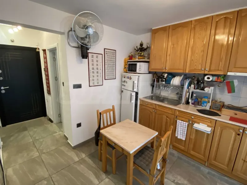 Fully Furnished Apartment with Danube River Views - Image 2