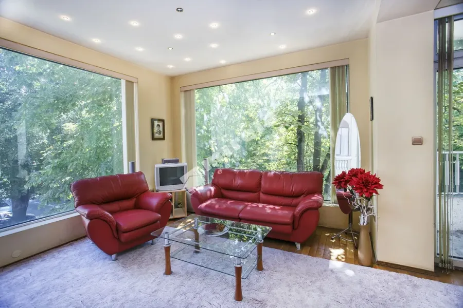 Spacious Fully Furnished House in Varna City Center. - Image 4