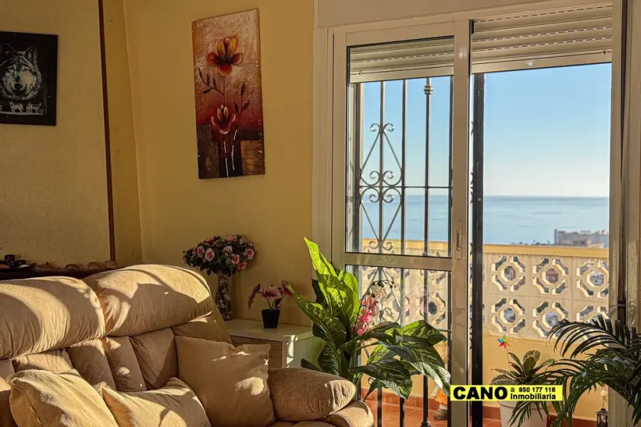 Spacious 3-Bedroom Apartment with Terrace in Aguadulce Norte - Image 2