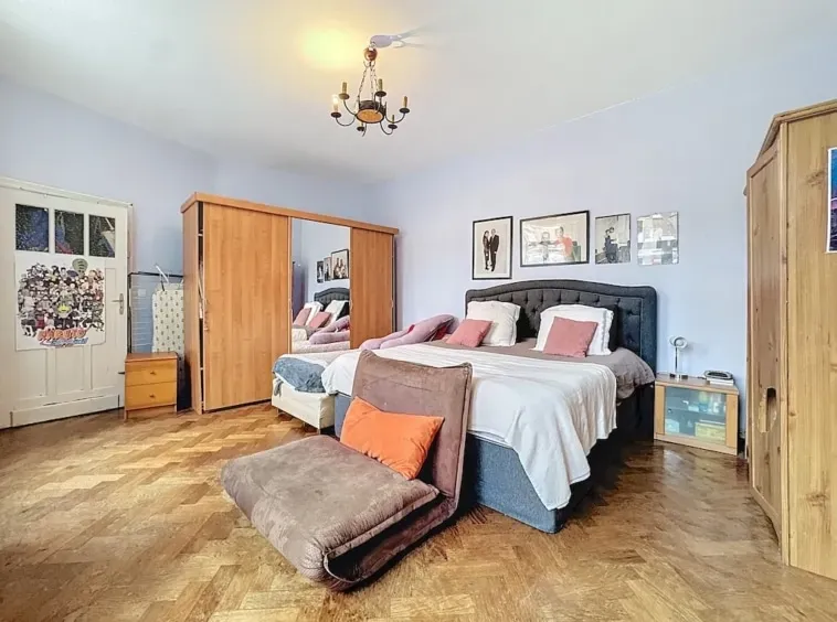 Spacious Brussels Apartment with Balcony – Ideal Location, 139m2 - Image 3