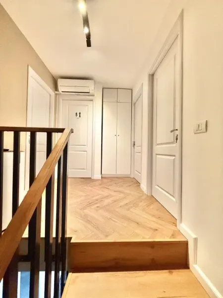 Spacious New 4-Bedroom Duplex House in Pantelimon, Romania - Image 4