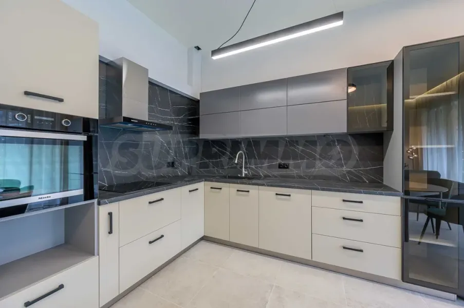 Spacious South-Facing мезонет with Garden & Two Bedrooms in Sofia - Image 3