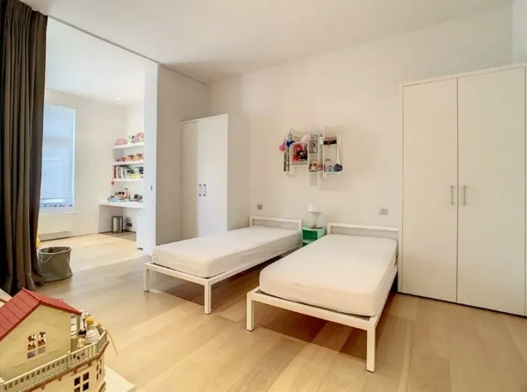 Exceptional Mansion with Royal Gardens – 5 Bedrooms – Brussels - Image 5