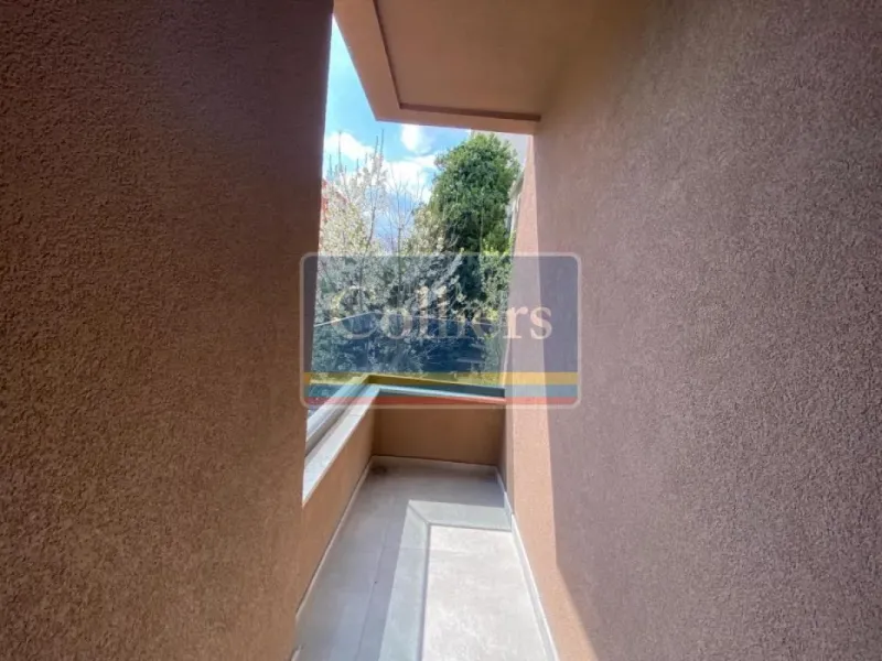 Spacious 4-Bedroom Apartment with Terrace in Belgrade, RS - Image 5